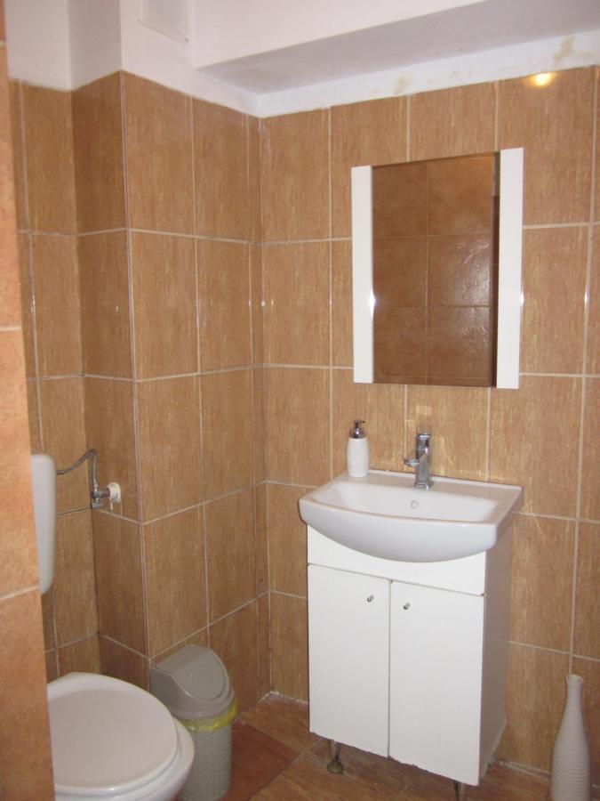 Level Bucarest